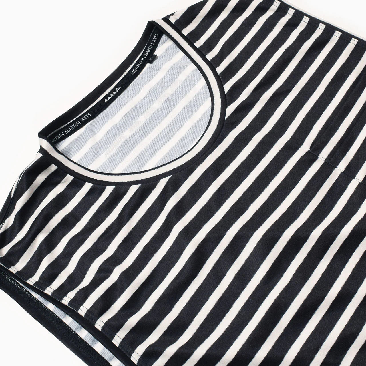 Mountain Martial Arts (MMA) - POLARTEC Border Sleeveless Running Tee (Noir_Blanc)